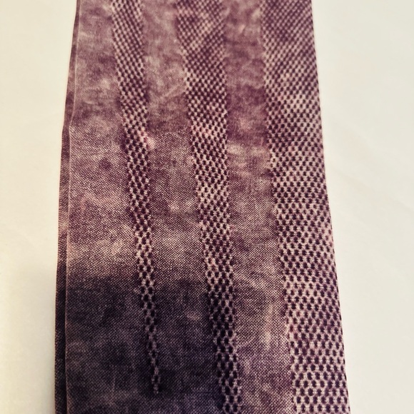 Champion Women's Size Small Dark Berry Purple Moisture Wicking Athletic Leggings - Picture 5 of 8